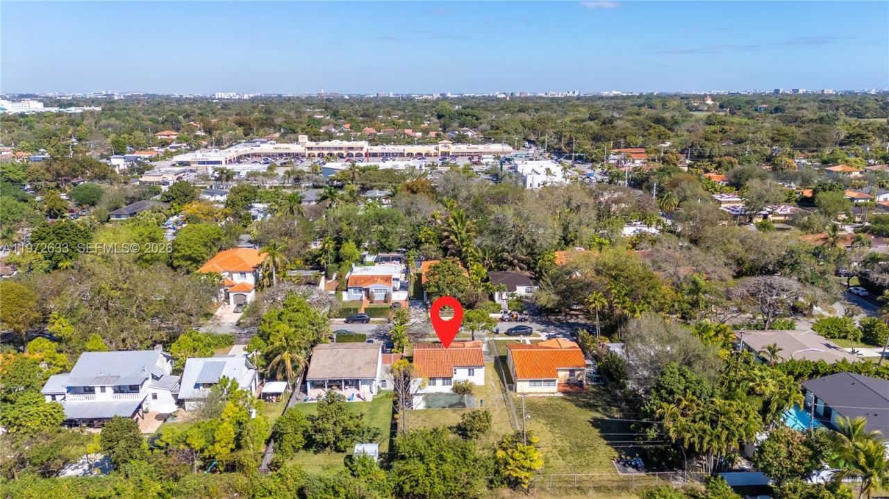 5730 SW 42nd Ter, South Miami, FL 33155 Photo