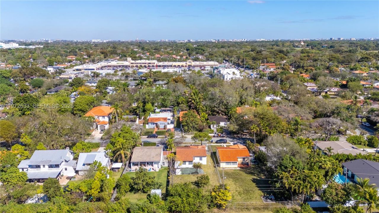 5730 SW 42nd Ter, South Miami, FL 33155 Photo