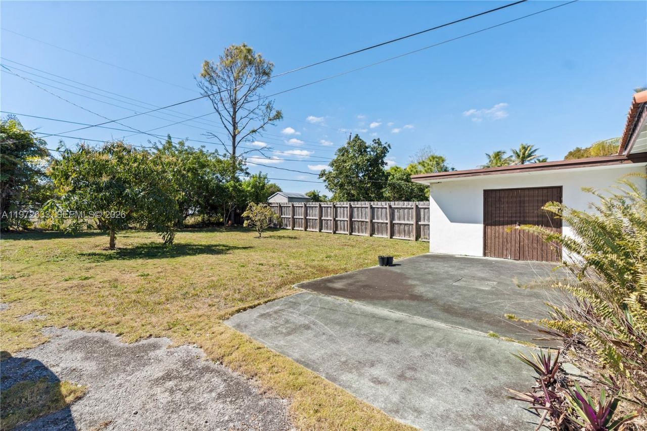 5730 SW 42nd Ter, South Miami, FL 33155 Photo