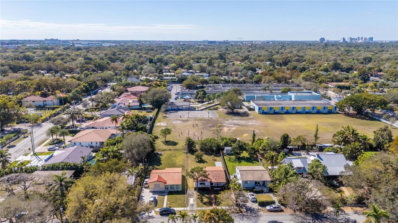 5730 SW 42nd Ter, South Miami, FL 33155 Photo