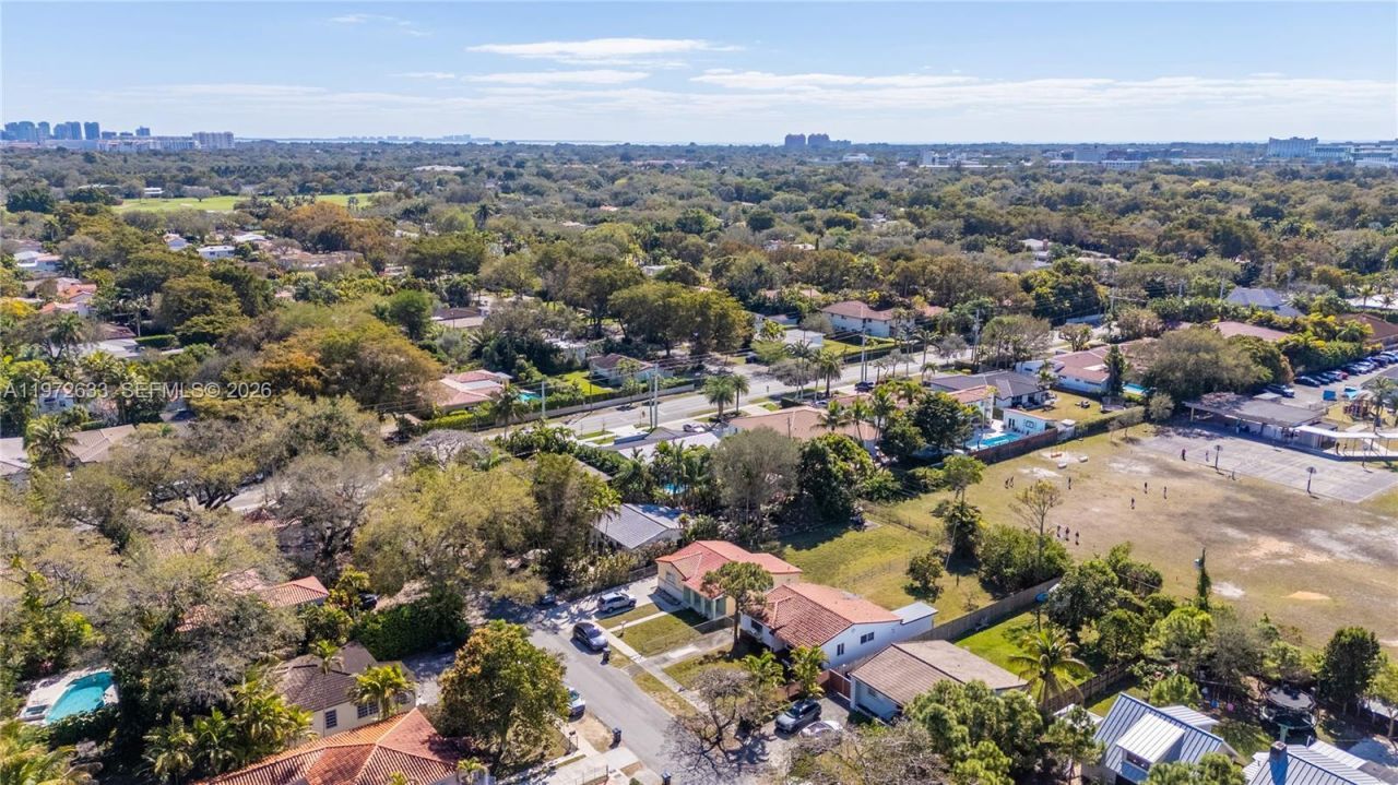 5730 SW 42nd Ter, South Miami, FL 33155 Photo