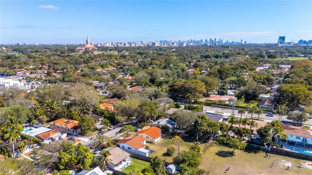 5730 SW 42nd Ter, South Miami, FL 33155 Photo