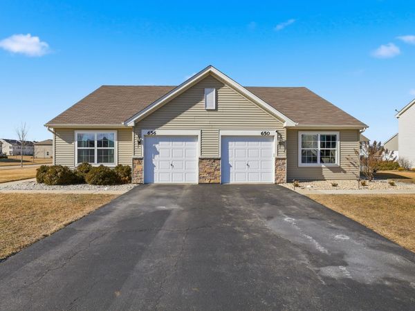 656 Vine Street , Hampshire, IL 60140