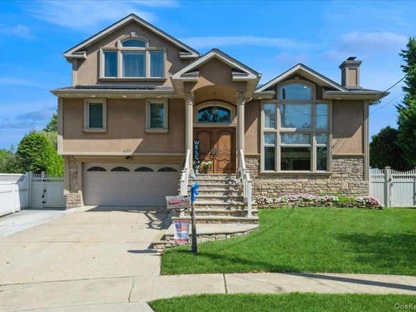 405 Club Court, Oceanside, NY 11572