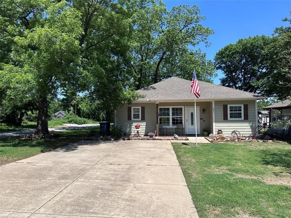 201 E Walker Street, Denison, TX 75021