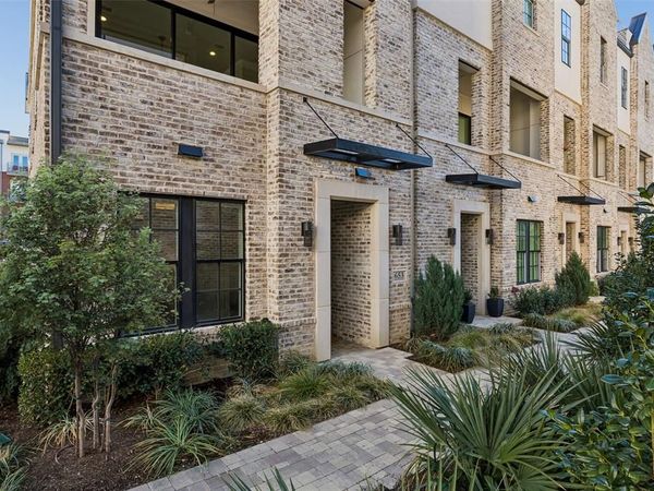 653 Dalton Lane, Irving, TX 75039