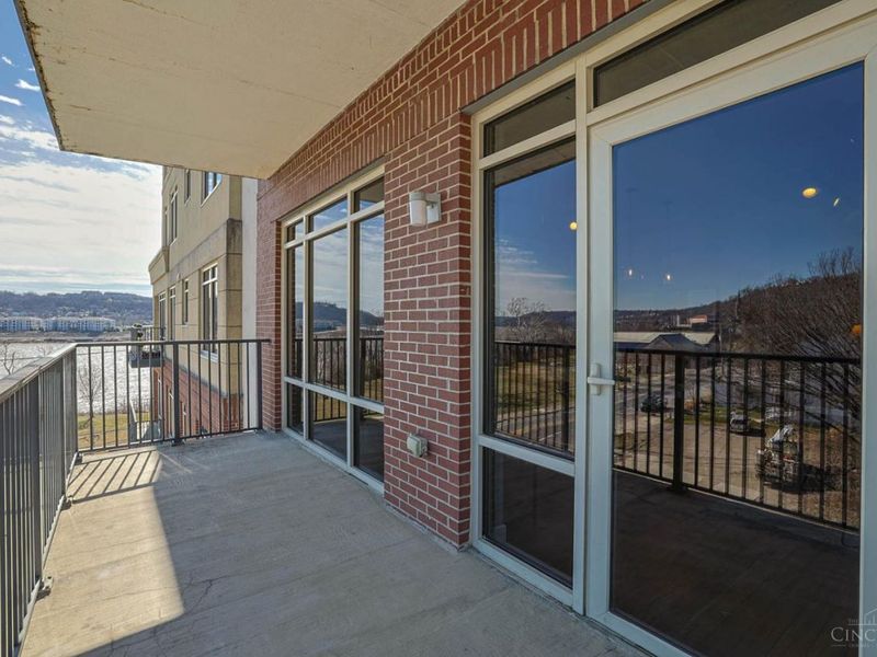 2260 Riverside Drive, Unit 402, Cincinnati, OH 45202 Photo 22