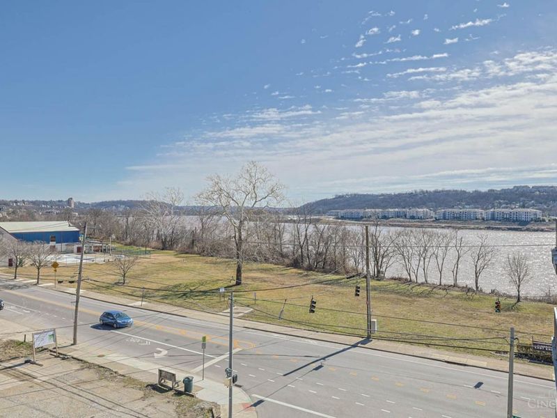 2260 Riverside Drive, Unit 402, Cincinnati, OH 45202 Photo 24