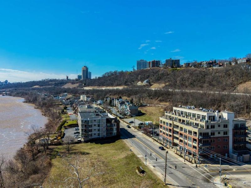 2260 Riverside Drive, Unit 402, Cincinnati, OH 45202 Photo 3
