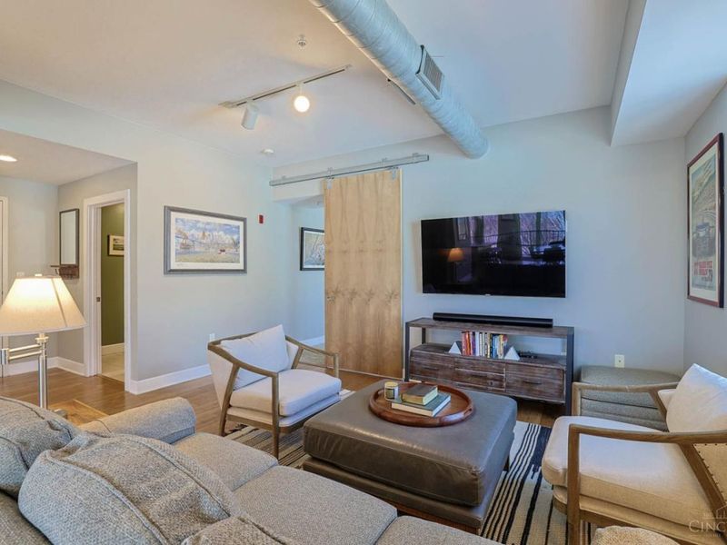 2260 Riverside Drive, Unit 402, Cincinnati, OH 45202 Photo 8