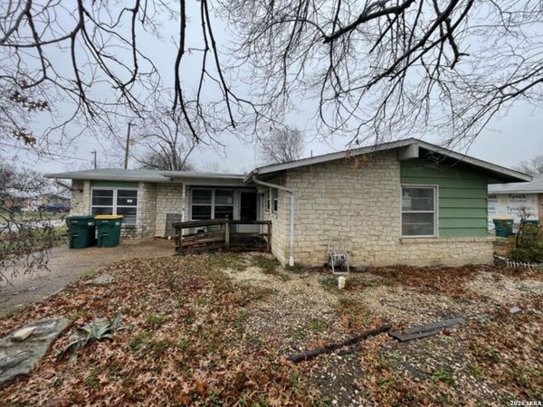 602 E Langley, Universal City, TX 78148