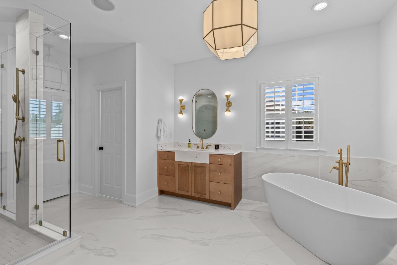 26 Woodford Street Photo 30