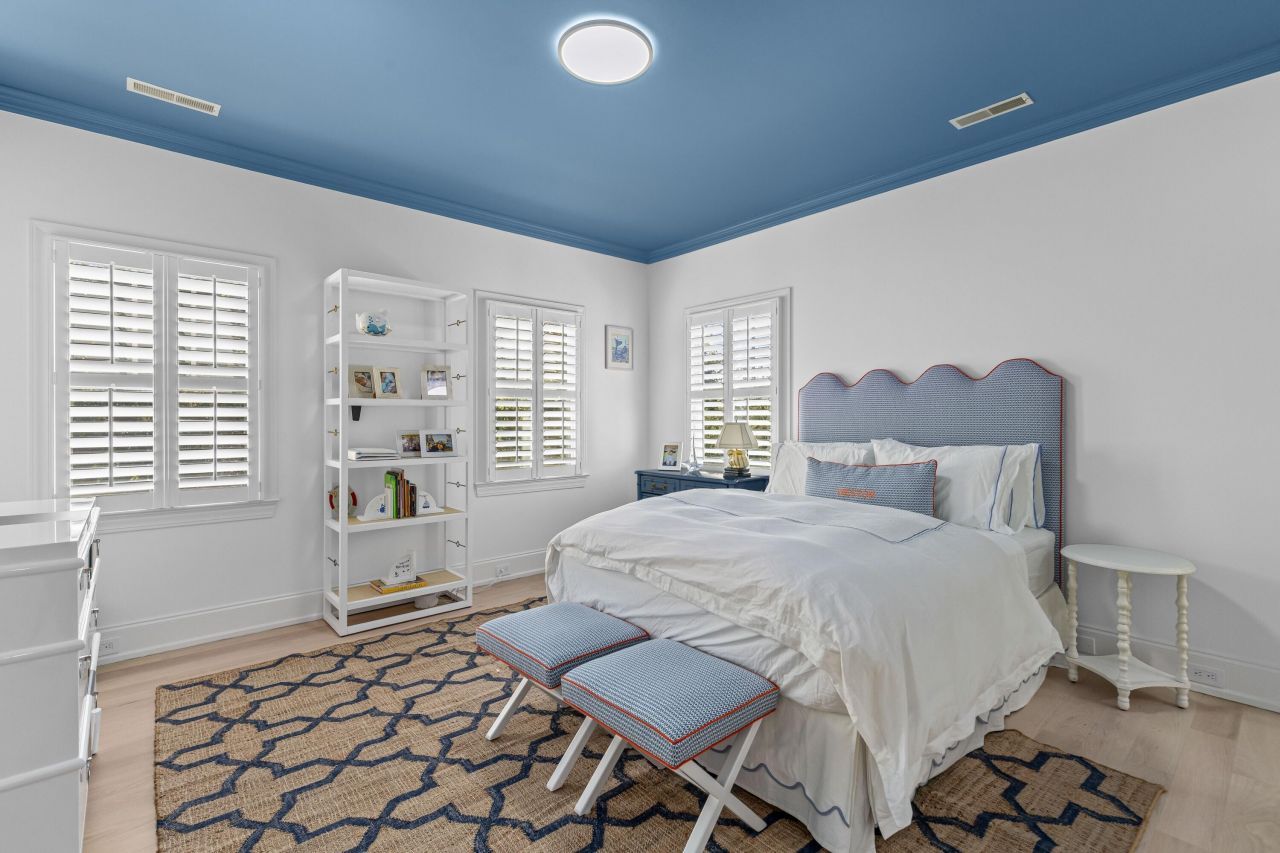 26 Woodford Street Photo 35