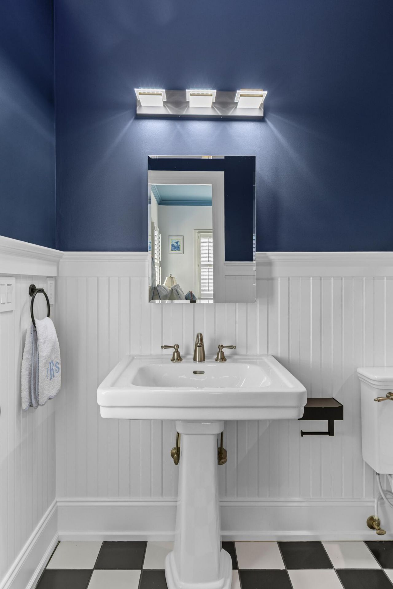 26 Woodford Street Photo 36