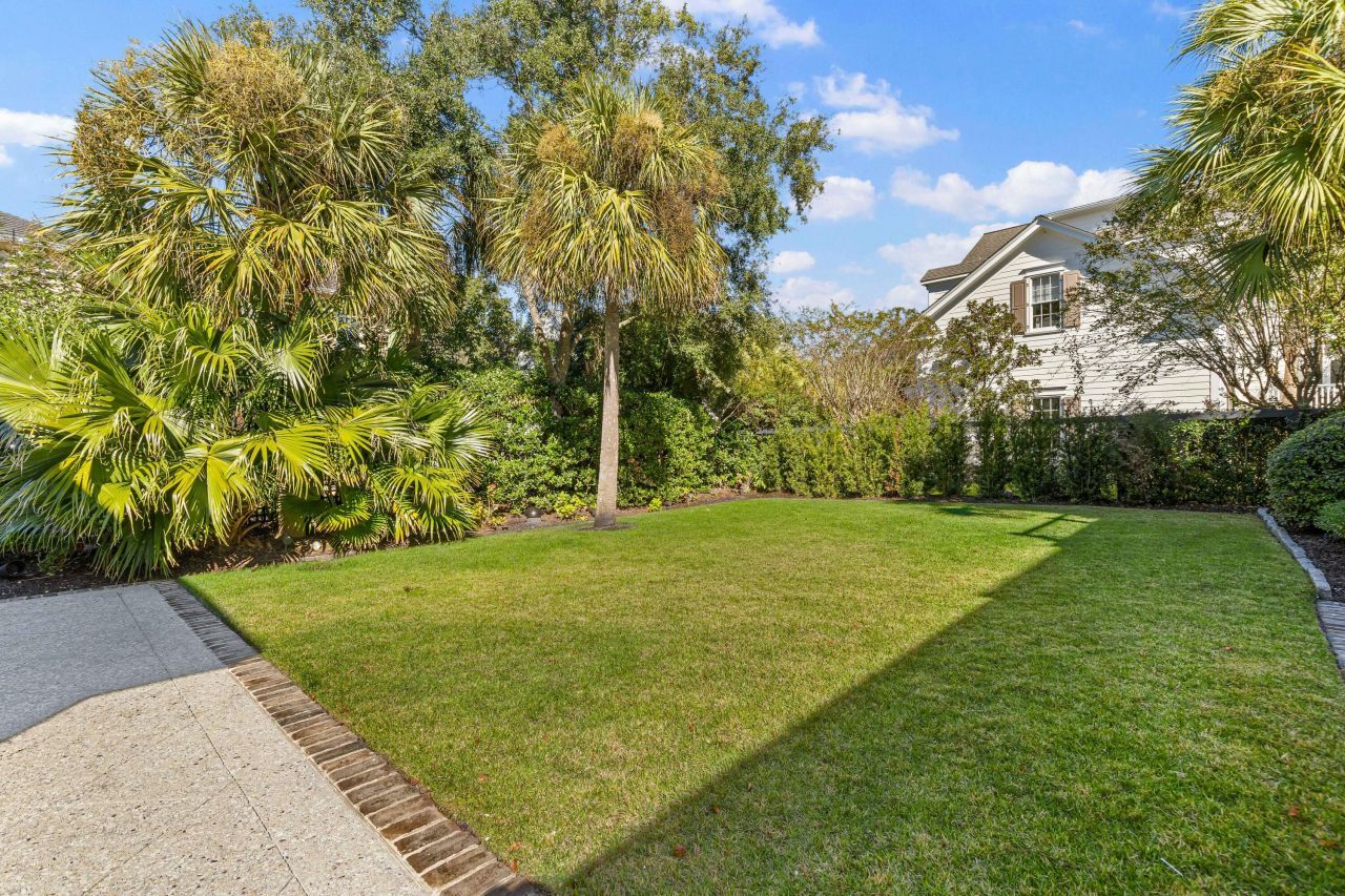 26 Woodford Street Photo 45