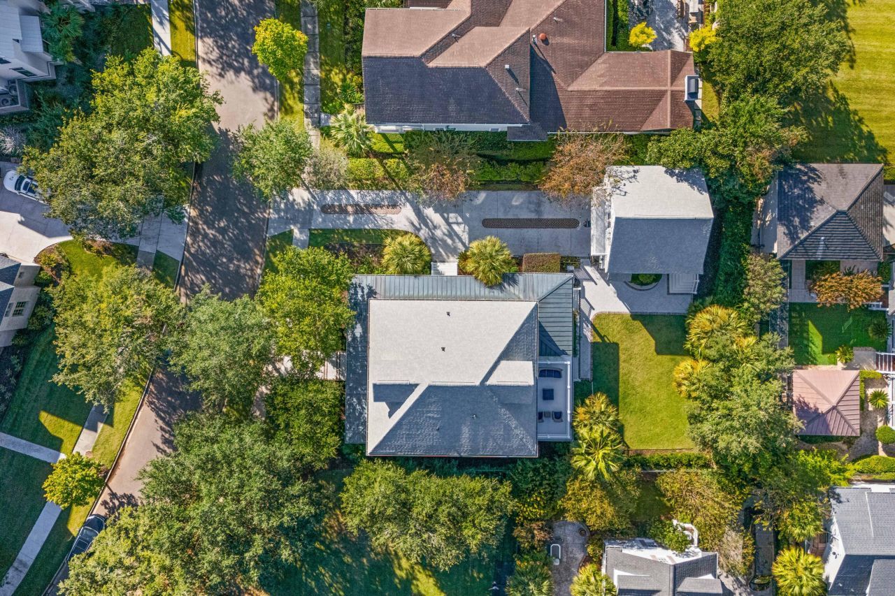 26 Woodford Street Photo 60