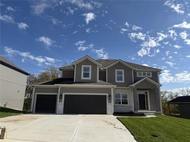 9003 N Poplar Avenue, Kansas City, MO 64156