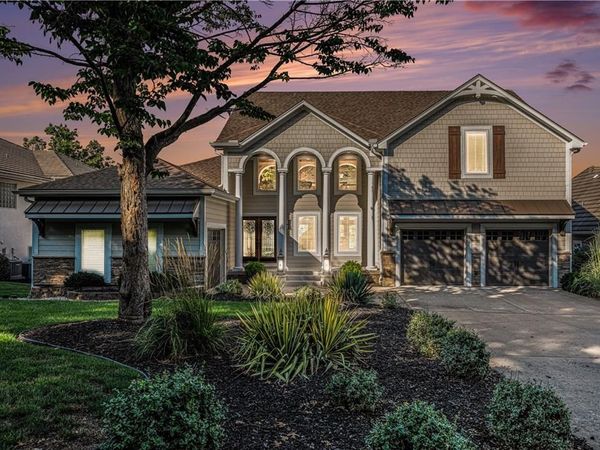 326 Southshore Drive, Lake Winnebago, MO 64034