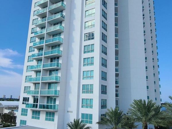 241 Riverside Drive, Unit 308, Holly Hill, FL 32117