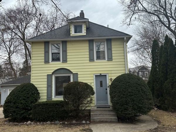 417 N Van Buren Street, Batavia, IL 60510