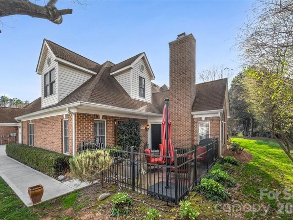 7439 Hurstbourne Green Drive, Charlotte, NC 28277