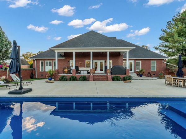 300 Willow Brook Dr , Manchester, TN 37355