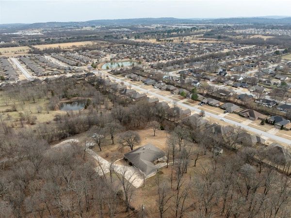 3231 N Kendall Drive , Fayetteville, AR 72704