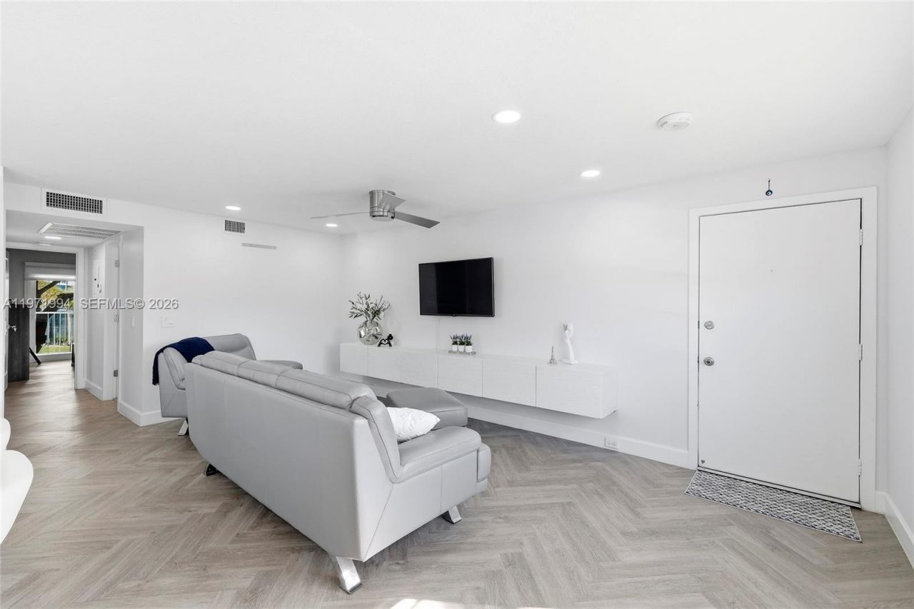 1551 SW 135th Ter, Unit 201G, Pembroke Pines, FL 33027 Photo