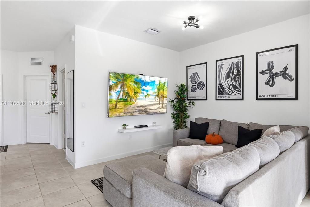 12245 NW 24th Pl, Miami, FL 33167 Photo