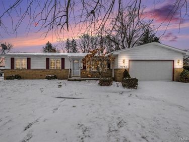 4362 Meadowlark Drive, Grand Blanc Twp, MI 48439