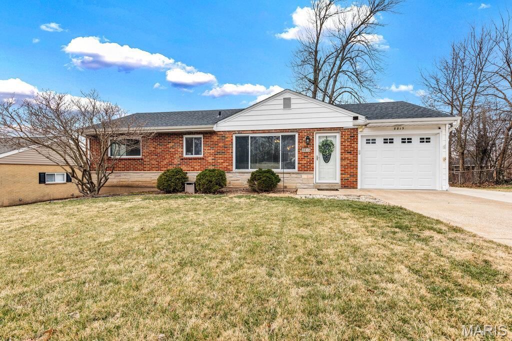 8815 Glen Rose Drive, Saint Louis, MO 63126 Main Photo