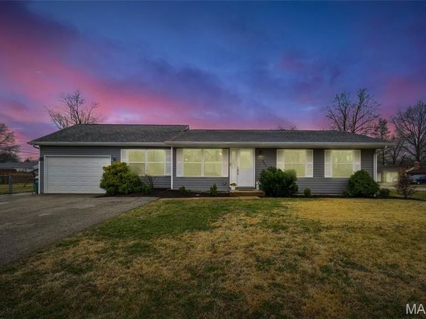 384 Peffer Lane, Fenton, MO 63026