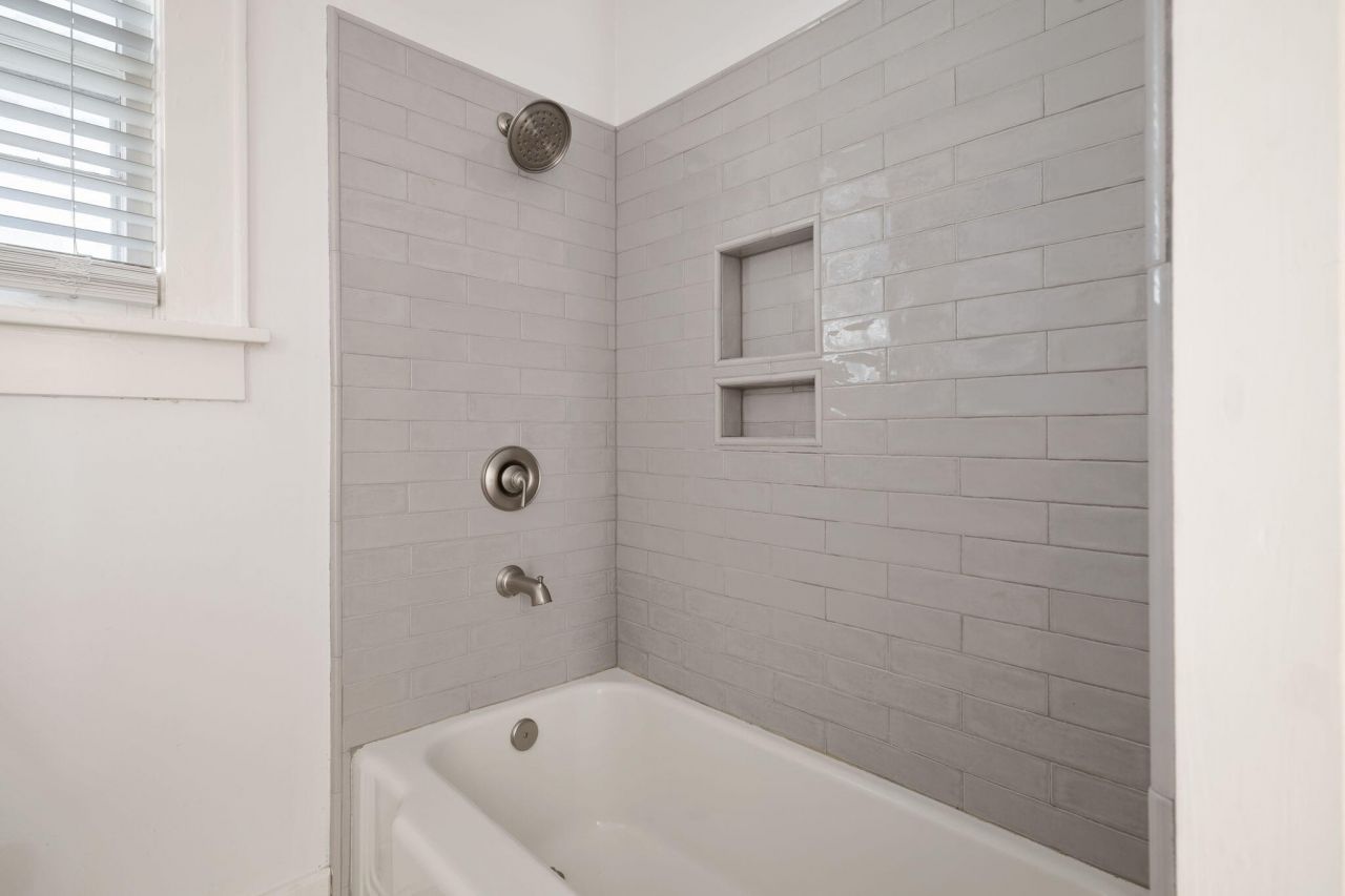 66 Avondale Avenue Photo 12