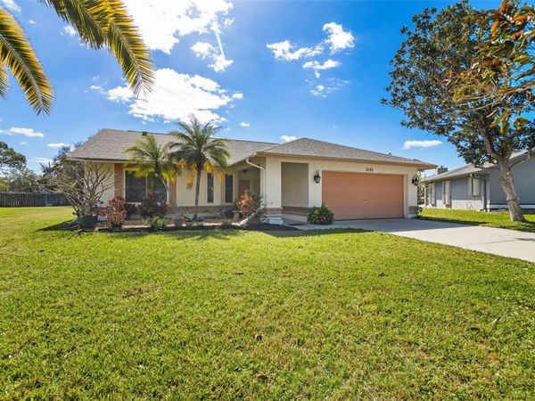 7135 QUEEN PALM CIRCLE, SARASOTA, FL 34243