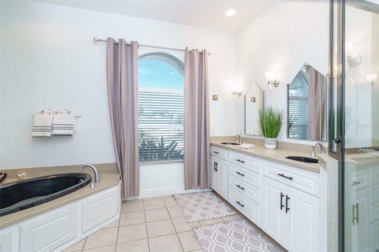 100 N Green Dolphin Drive , Cape Haze, FL 33946 Photo