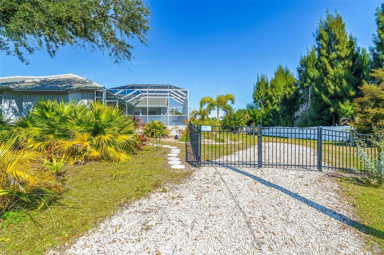 100 N Green Dolphin Drive , Cape Haze, FL 33946 Photo