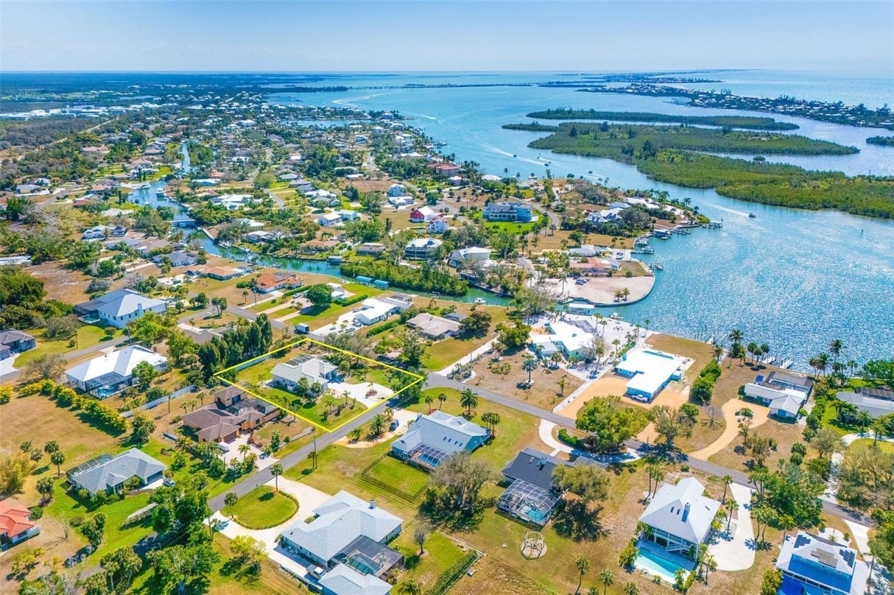 100 N Green Dolphin Drive , Cape Haze, FL 33946 Photo