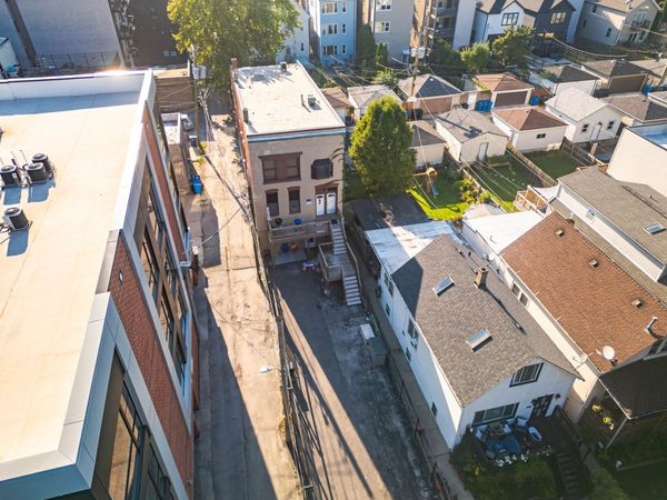 2014 N Whipple Street , Chicago, IL 60647