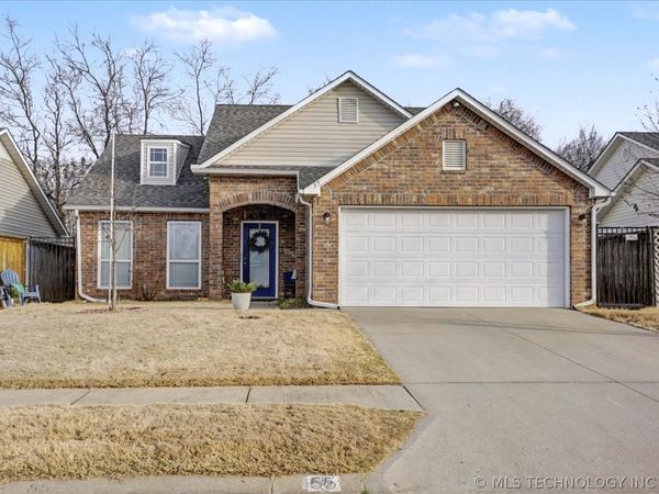 55 E Fairlane Court, Sapulpa, OK 74066
