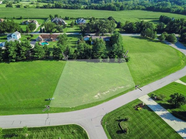 282 Bridlewood Lane, Valparaiso, IN 46385