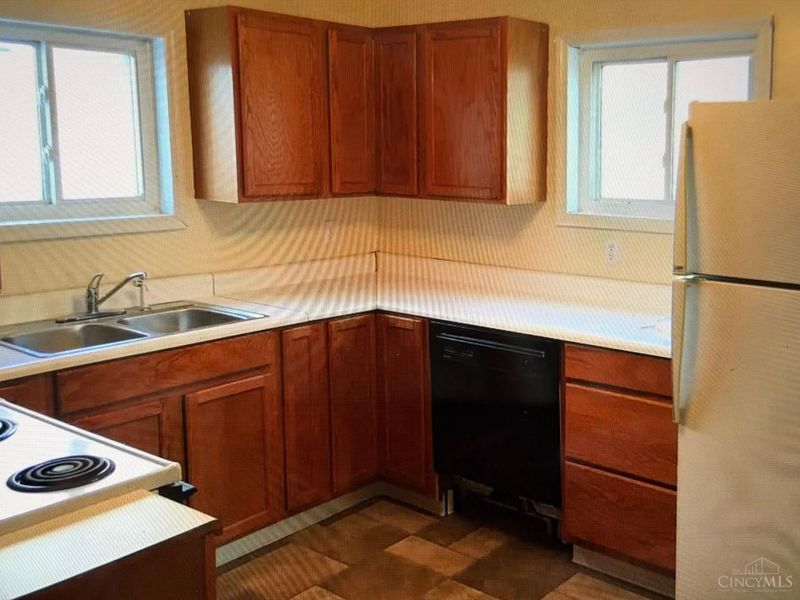 882 E Main Street, Logan, OH 43138 Photo 3