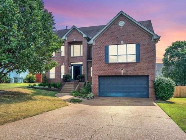 121 Rose Garden Ln, Goodlettsville, TN 37072