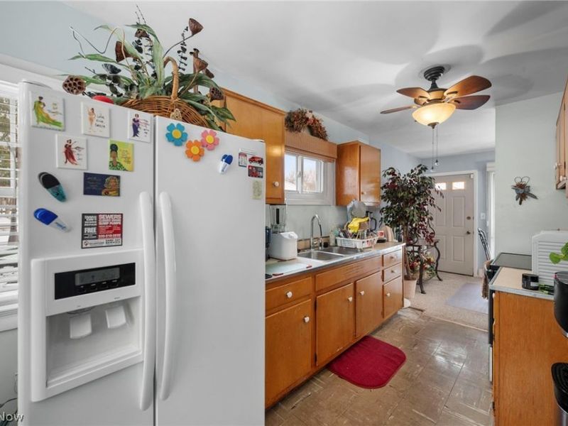 1682 Wakefield Drive, Akron, OH 44320 Photo 11