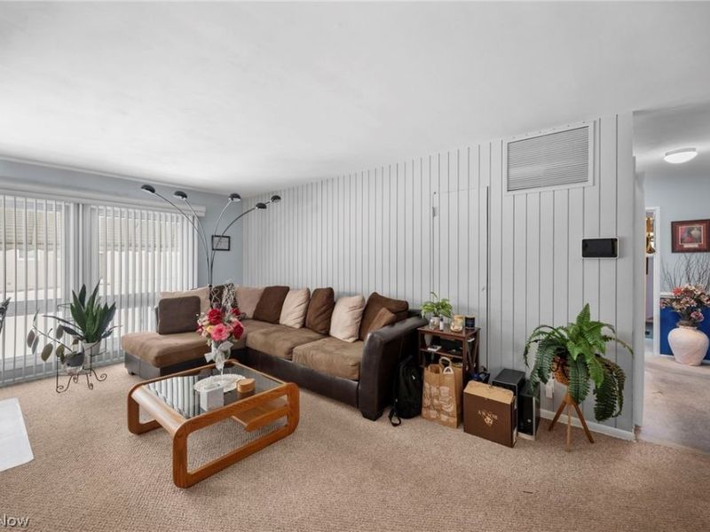 1682 Wakefield Drive, Akron, OH 44320 Photo 4