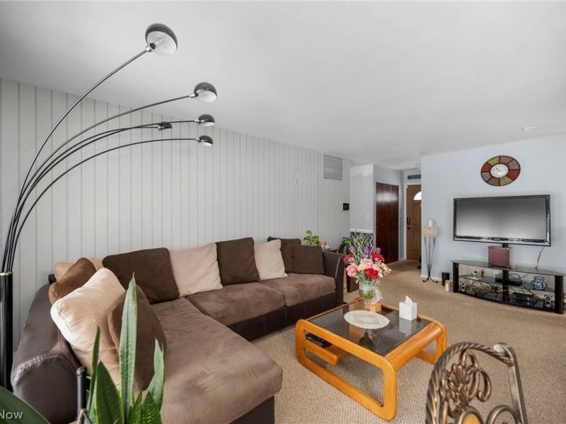 1682 Wakefield Drive, Akron, OH 44320 Photo 5