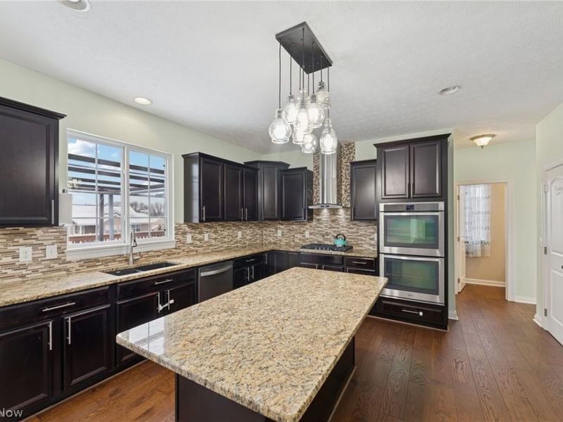 866 Somerby Circle, Uniontown, OH 44685 Photo 10