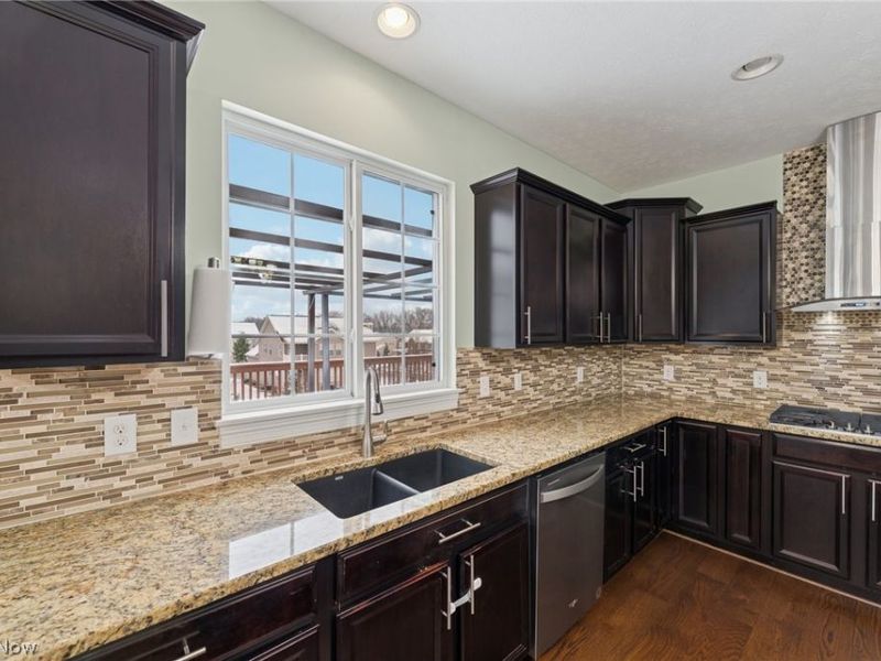 866 Somerby Circle, Uniontown, OH 44685 Photo 11