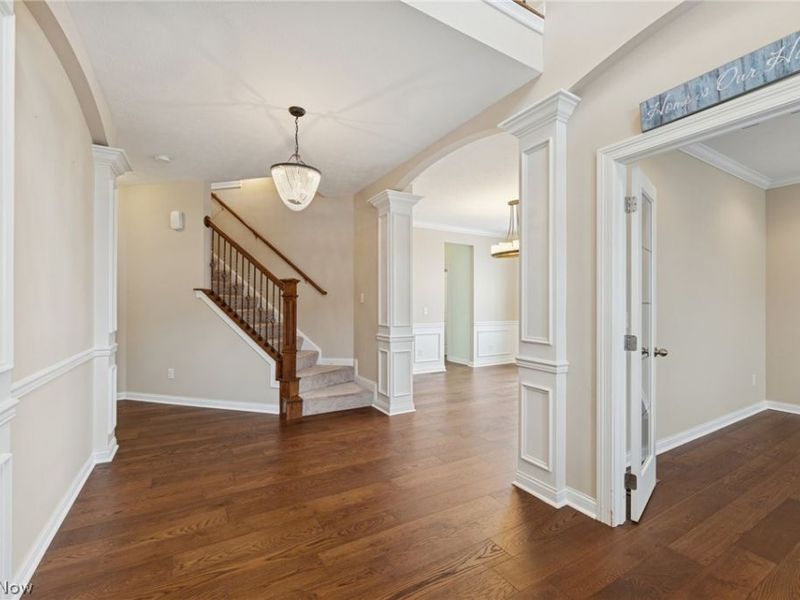 866 Somerby Circle, Uniontown, OH 44685 Photo 2