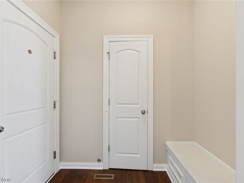 866 Somerby Circle, Uniontown, OH 44685 Photo 3