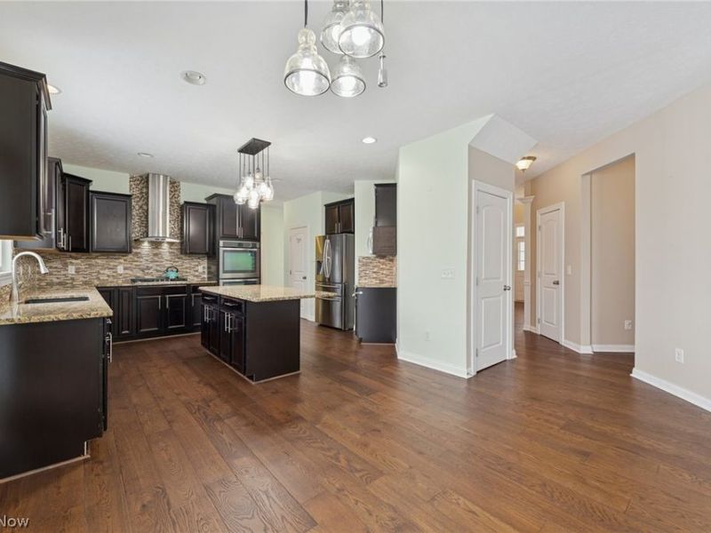 866 Somerby Circle, Uniontown, OH 44685 Photo 9